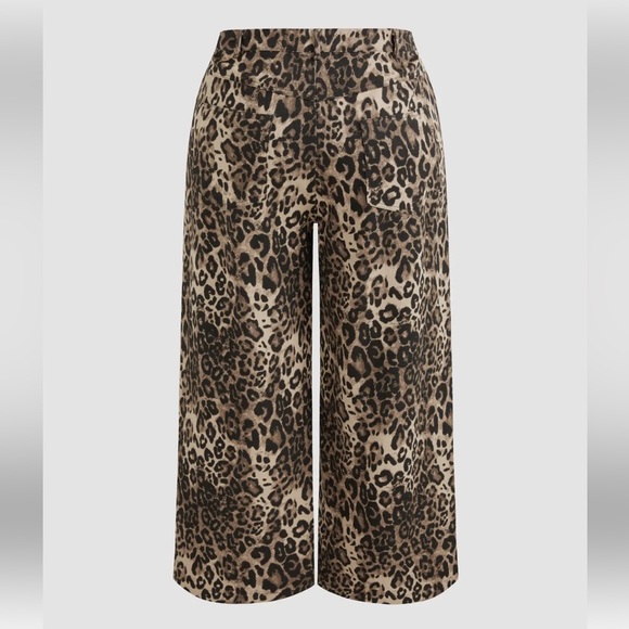 Mid Rise Wide-Leg Leopard Pant - Picture 2 of 3